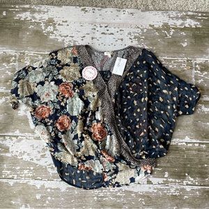 NWT Umgee sheer top with thread detail with gathered waist size L large